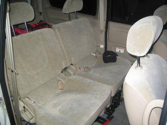 2002 Nissan Serena Pictures