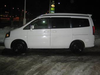 2002 Nissan Serena Pictures