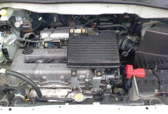 2002 Nissan Serena Wallpapers
