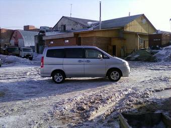 2002 Nissan Serena Photos