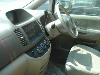 2002 Nissan Serena Pics