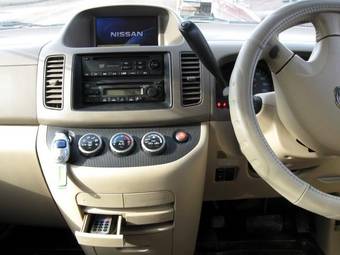 2002 Nissan Serena Photos