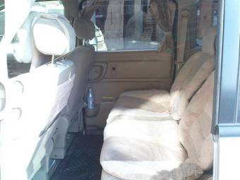 2002 Nissan Serena Photos