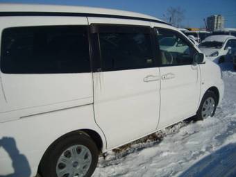 2002 Nissan Serena Photos