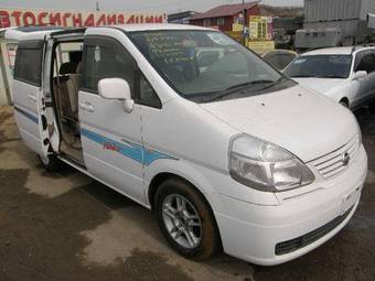 2002 Nissan Serena Pictures