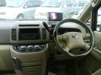 2002 Nissan Serena Photos