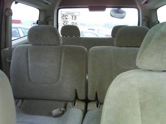 2002 Nissan Serena Photos
