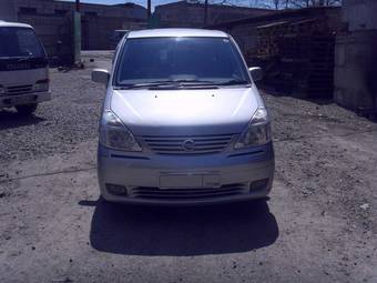 2002 Nissan Serena Photos