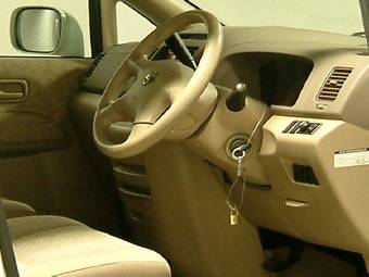 2002 Nissan Serena Images
