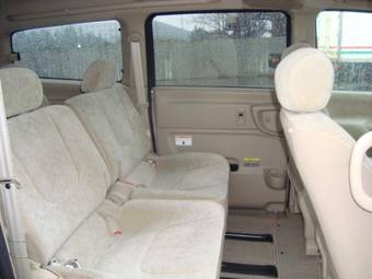 2002 Nissan Serena Photos