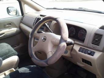 2002 Nissan Serena Pics