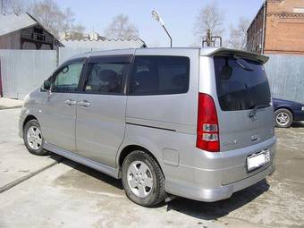 2002 Nissan Serena Photos