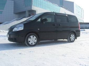 2002 Nissan Serena Pictures