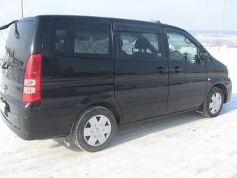 2002 Nissan Serena Photos