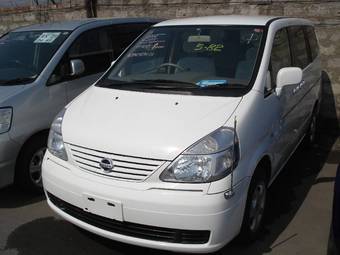 2002 Nissan Serena Pictures