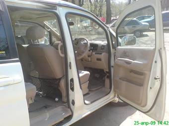 2002 Nissan Serena Photos