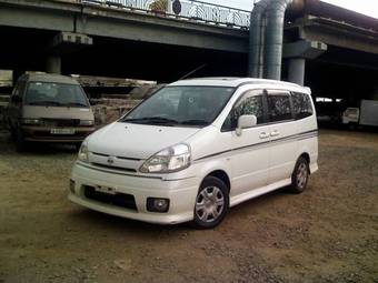 2002 Nissan Serena Photos