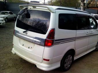 2002 Nissan Serena Wallpapers