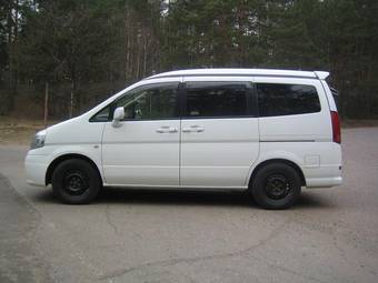 2002 Nissan Serena Pictures