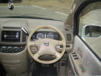 2002 Nissan Serena Photos