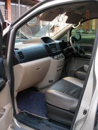 2002 Nissan Serena Wallpapers