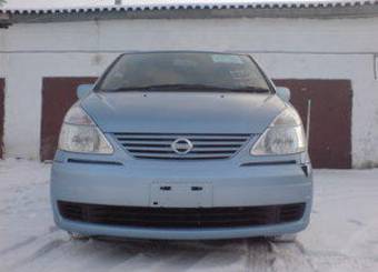 2002 Nissan Serena Photos