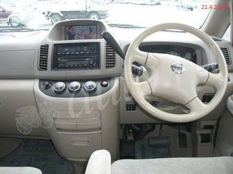 2002 Nissan Serena Photos