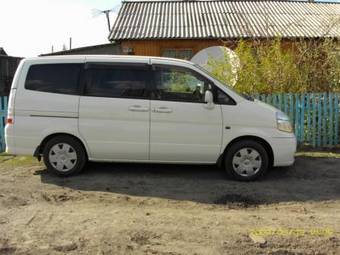 2002 Nissan Serena Pictures