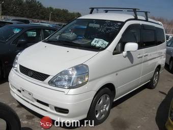 2002 Nissan Serena Pictures