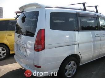 2002 Nissan Serena Photos
