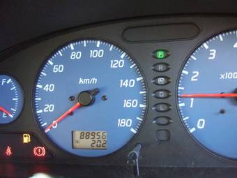 2002 Nissan Serena Images