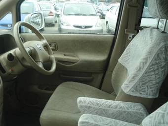 2002 Nissan Serena Photos