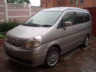 2002 Nissan Serena Photos