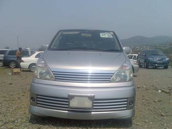 2002 Nissan Serena Photos