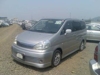 2002 Nissan Serena Photos