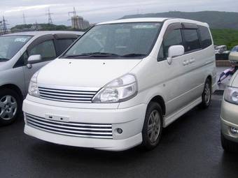 2002 Nissan Serena Photos