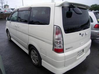 2002 Nissan Serena Photos