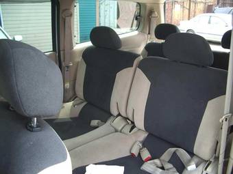 2002 Nissan Serena Images