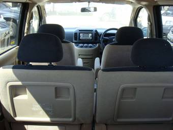 2002 Nissan Serena Photos