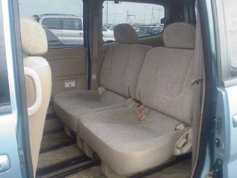 2002 Nissan Serena Pictures