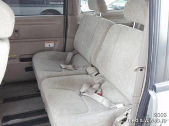 2002 Nissan Serena Pictures