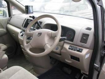 2002 Nissan Serena Photos