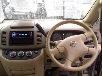 2002 Nissan Serena Pictures