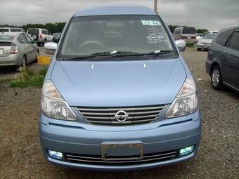 2002 Nissan Serena Photos