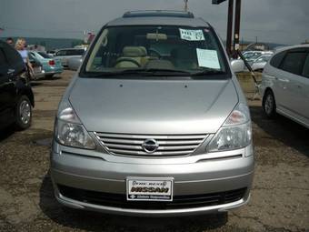 2002 Nissan Serena Photos