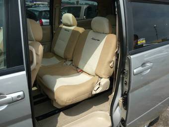 2002 Nissan Serena Images