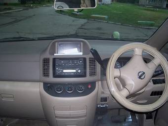 2002 Nissan Serena Pictures