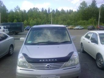 2002 Nissan Serena Photos