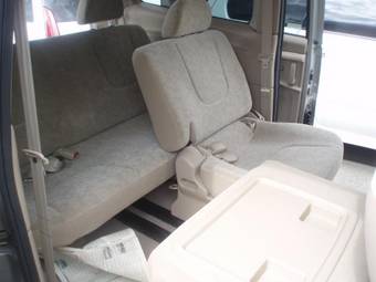 2002 Nissan Serena Photos