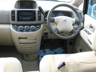 2002 Nissan Serena Pics